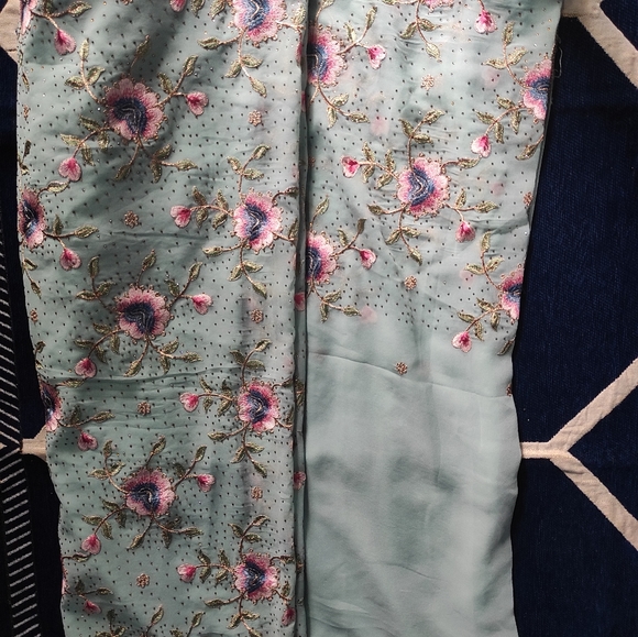 DESIGNER- SAREE - Picture 6 of 9